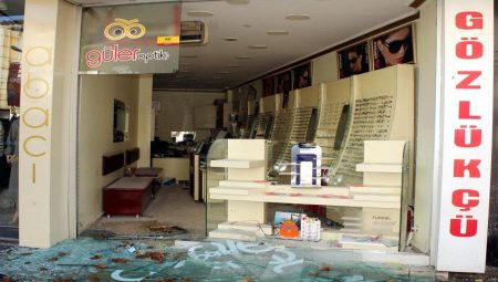 Malatya’da camı ve kapısı kırılan dükkana kimse girmedi